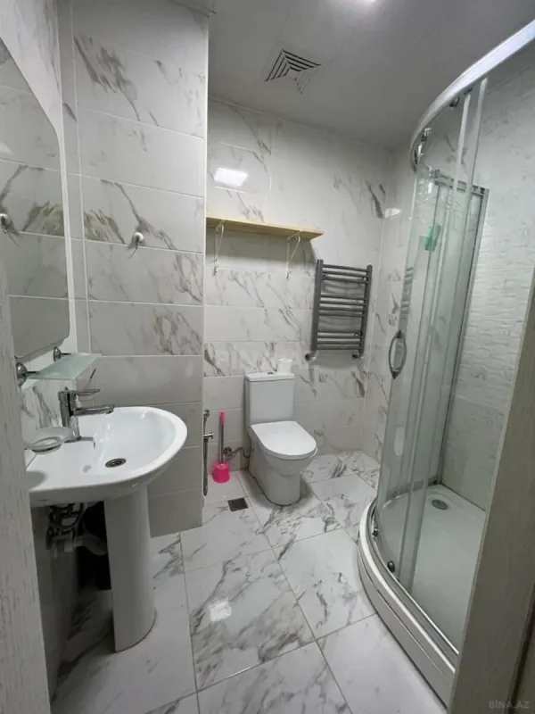 Kirayə verilir 2 otaqlı mənzil 60 m²