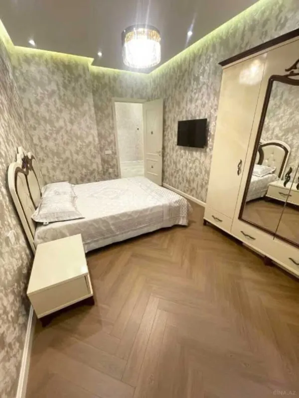 Kirayə verilir 3 otaqlı mənzil 125 m²