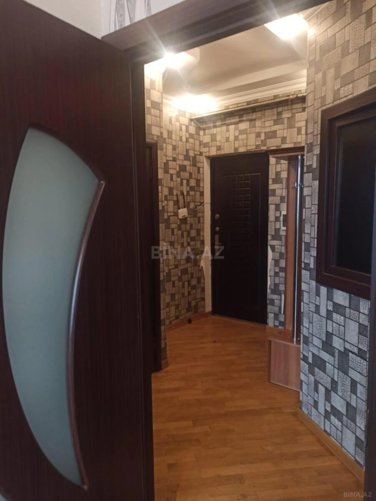Kirayə verilir 2 otaqlı mənzil 65 m²