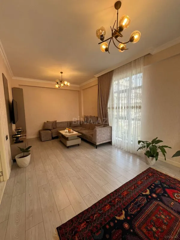 Satılır 3 otaqlı mənzil 98 m²