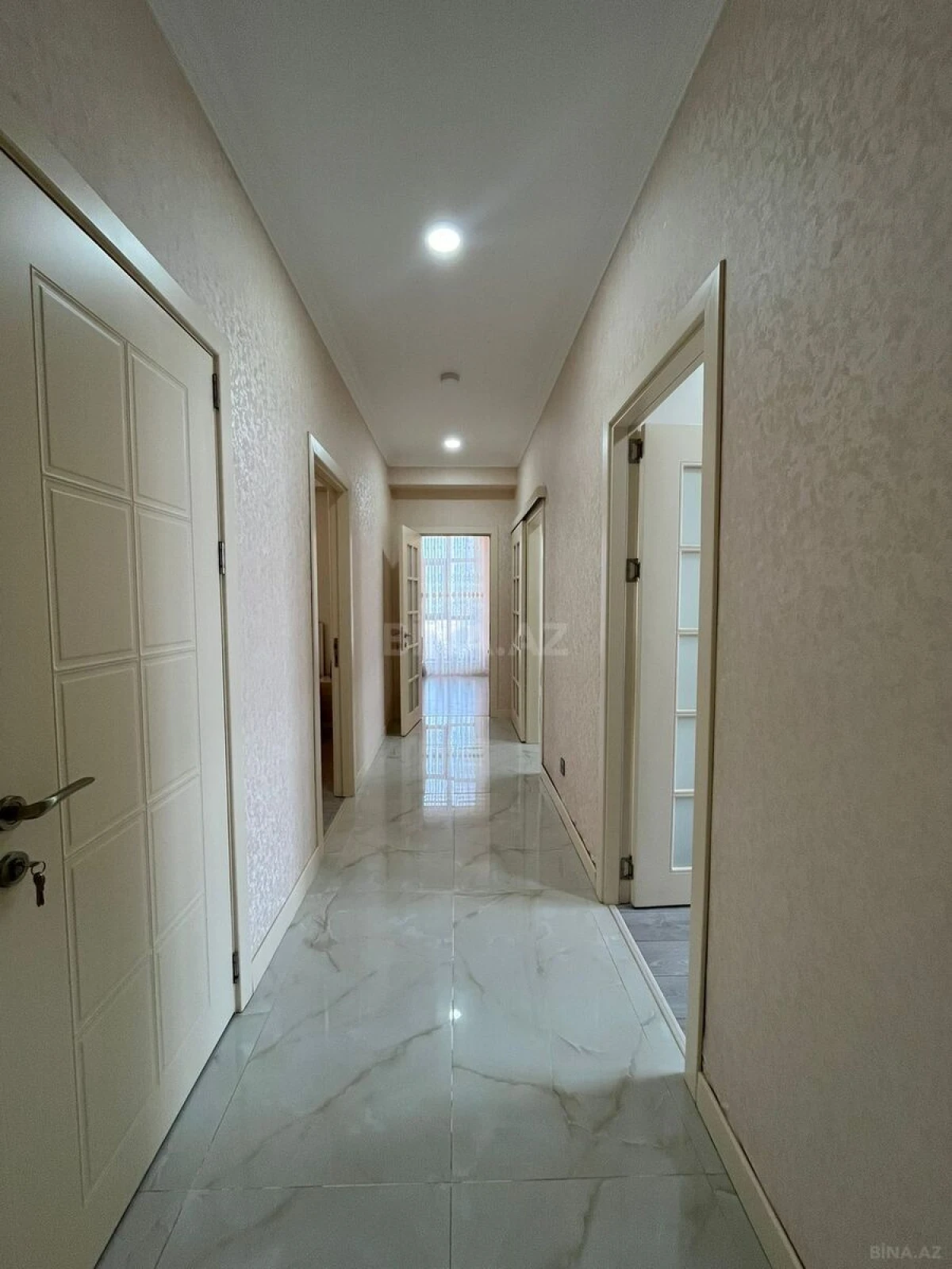 Satılır 3 otaqlı mənzil 98 m²