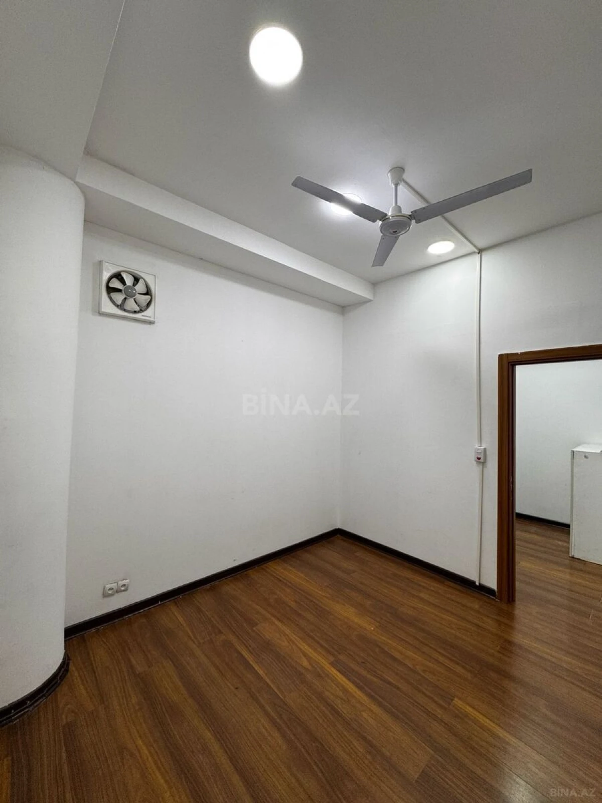 Kirayə verilir 2 otaqlı ofis 30 m²