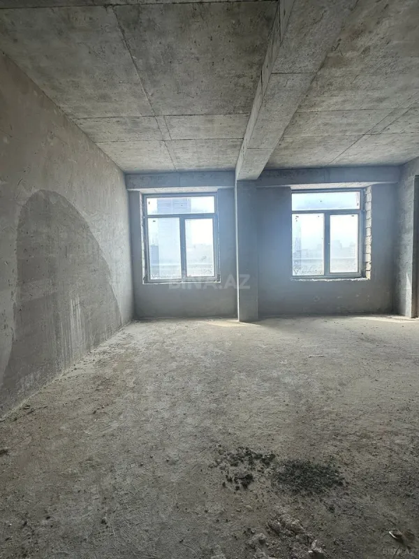 Satılır 3 otaqlı mənzil 130 m²