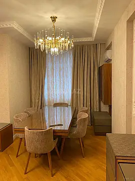 Satılır 4 otaqlı mənzil 124 m²