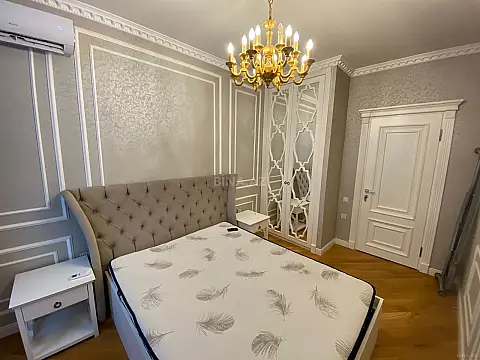 Satılır 4 otaqlı mənzil 124 m²