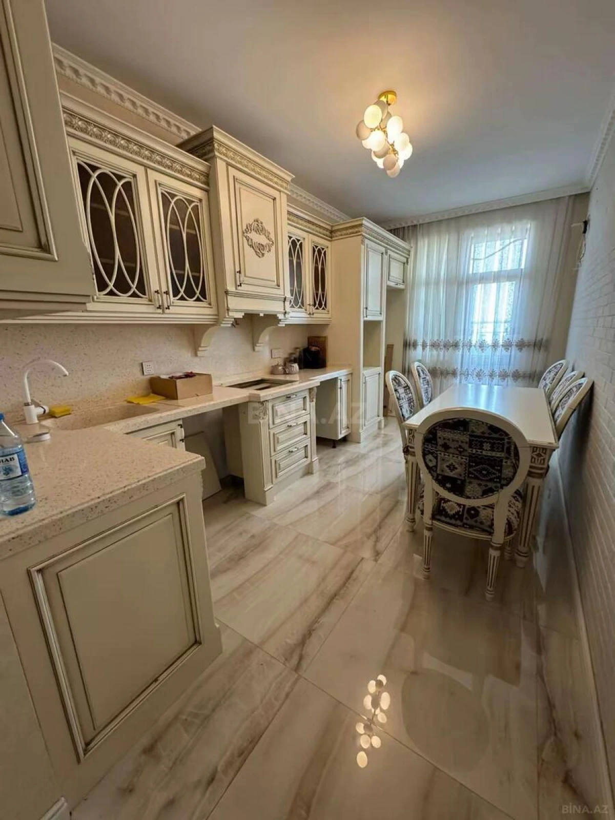 Satılır 3 otaqlı mənzil 127 m²