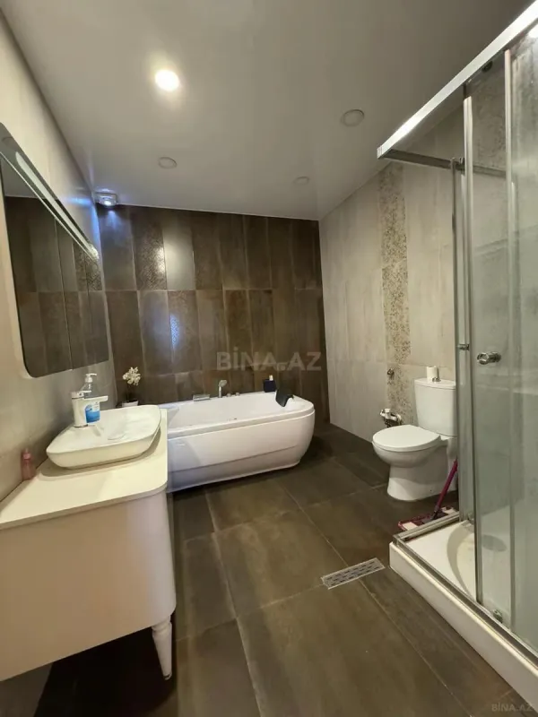Satılır 3 otaqlı mənzil 127 m²