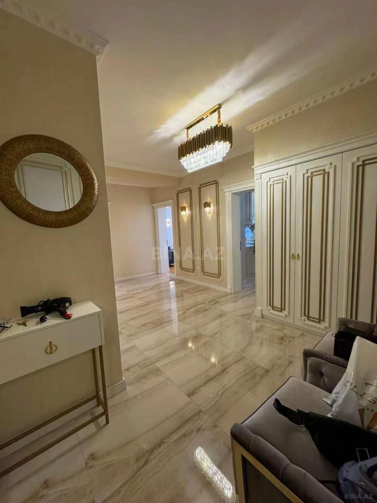 Satılır 3 otaqlı mənzil 127 m²