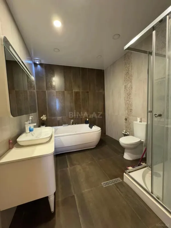 Satılır 3 otaqlı mənzil 127 m²