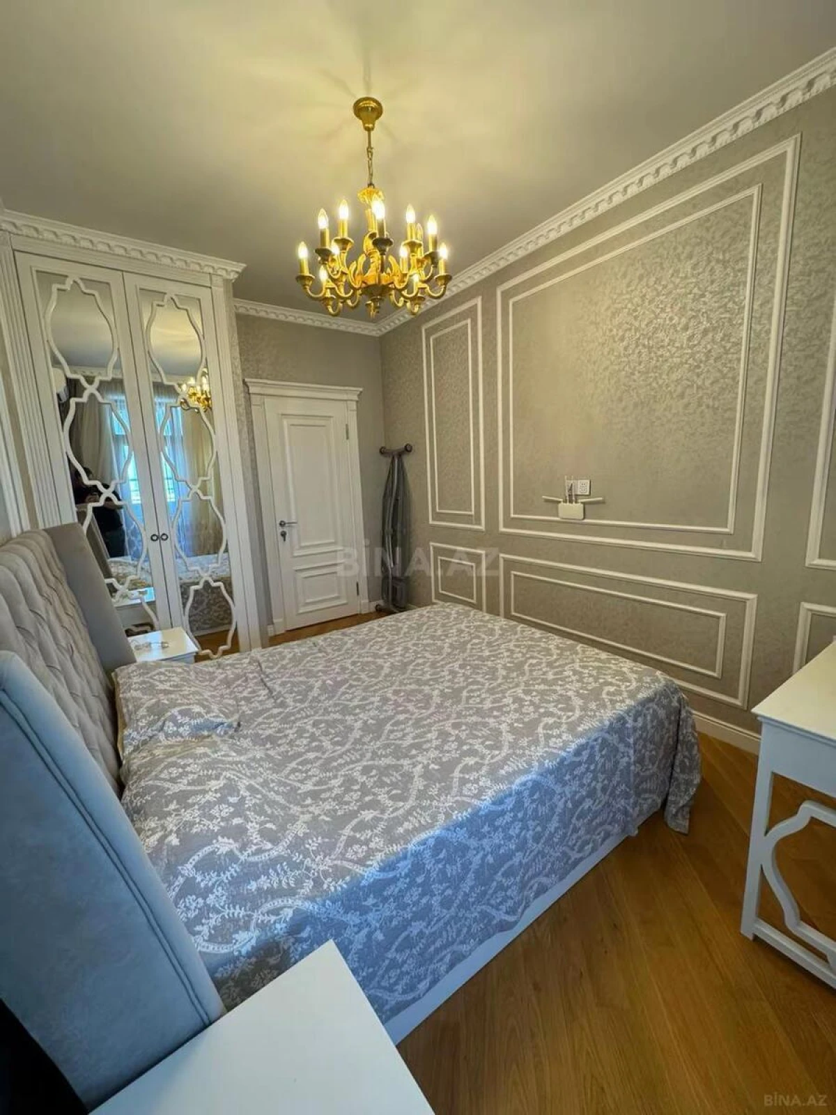 Satılır 3 otaqlı mənzil 127 m²