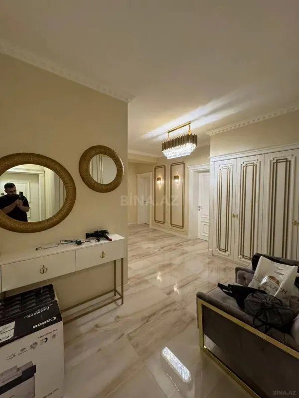 Satılır 3 otaqlı mənzil 127 m²