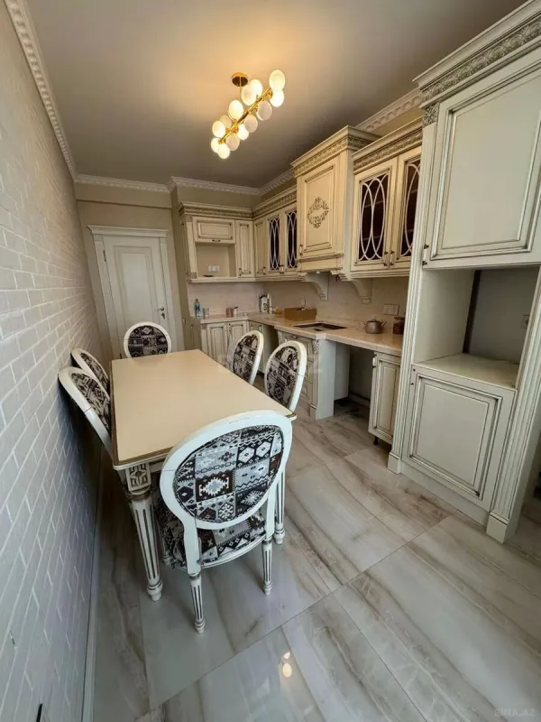Satılır 3 otaqlı mənzil 127 m²