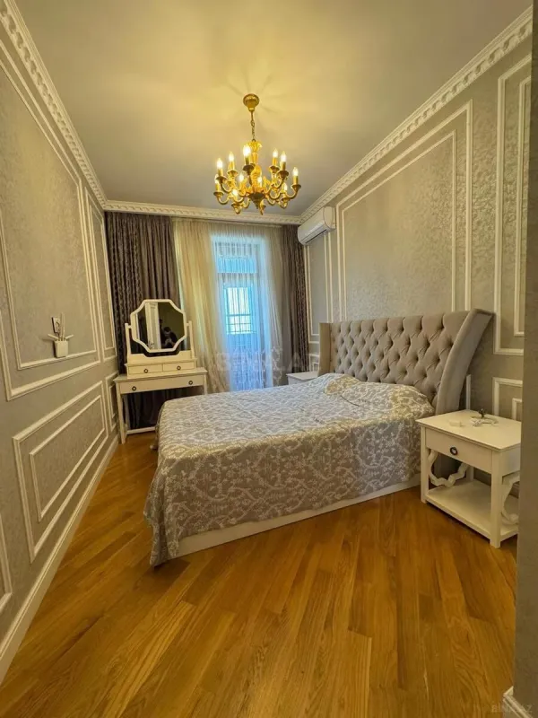 Satılır 3 otaqlı mənzil 127 m²