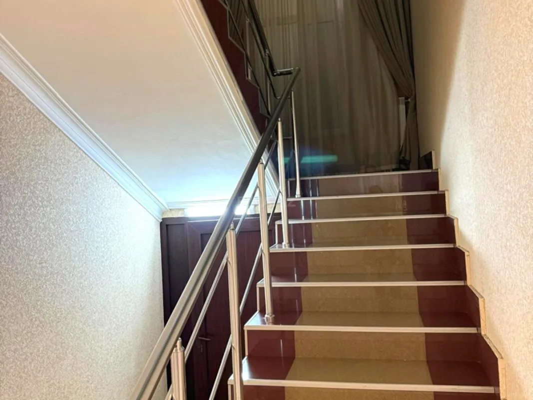 Satılır 5 otaqlı həyət evi 150 m²