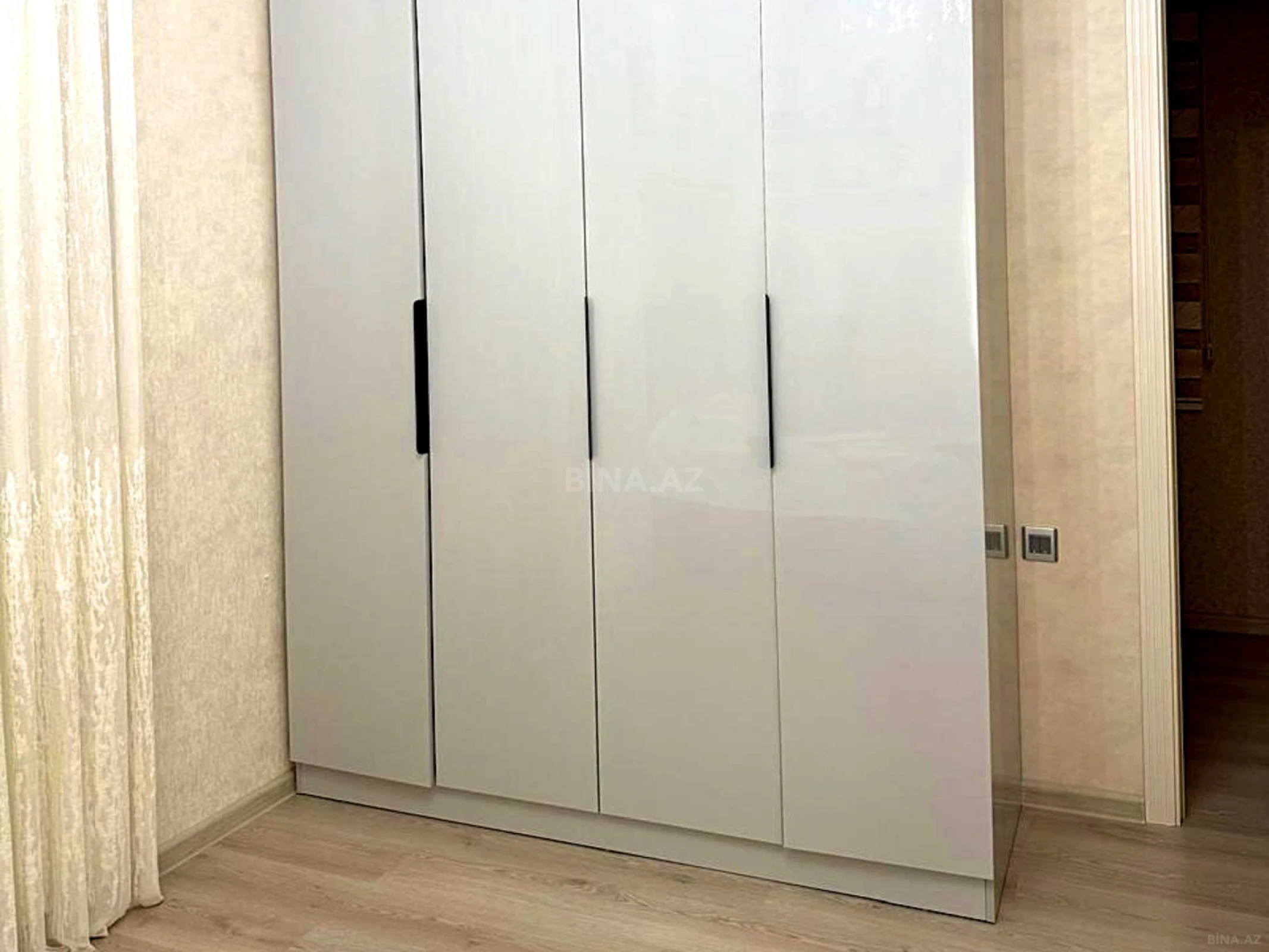 Satılır 5 otaqlı həyət evi 150 m²