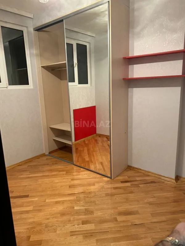 Kirayə verilir 4 otaqlı mənzil 160 m²