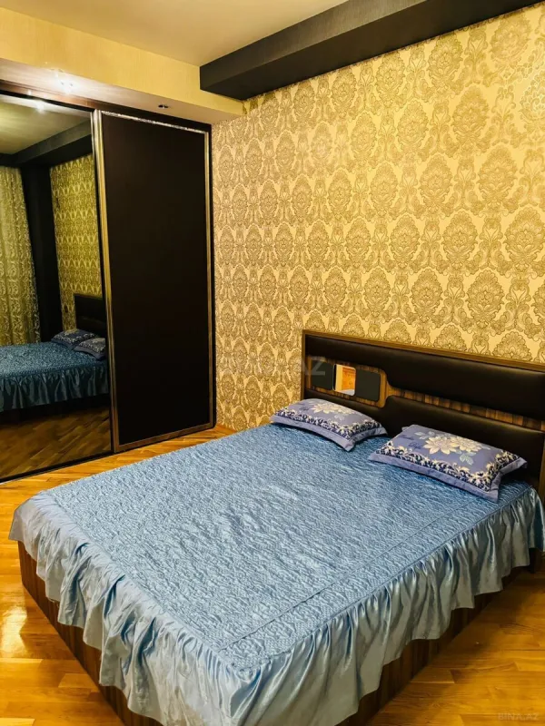 Kirayə verilir 4 otaqlı mənzil 160 m²