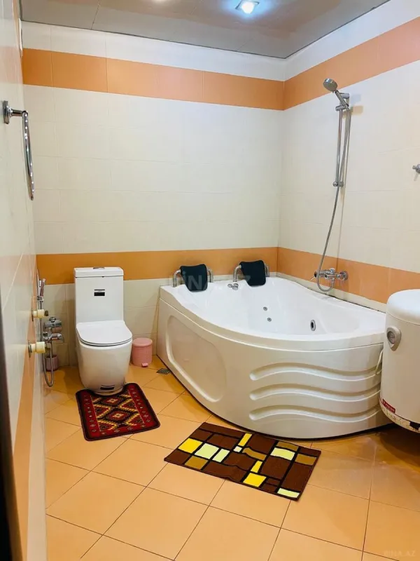 Kirayə verilir 4 otaqlı mənzil 160 m²