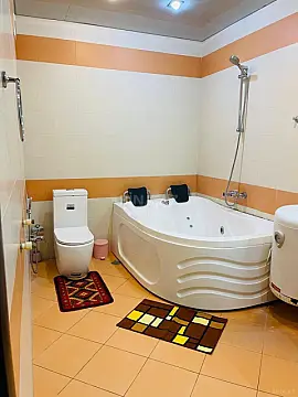 Kirayə verilir 4 otaqlı mənzil 160 m²