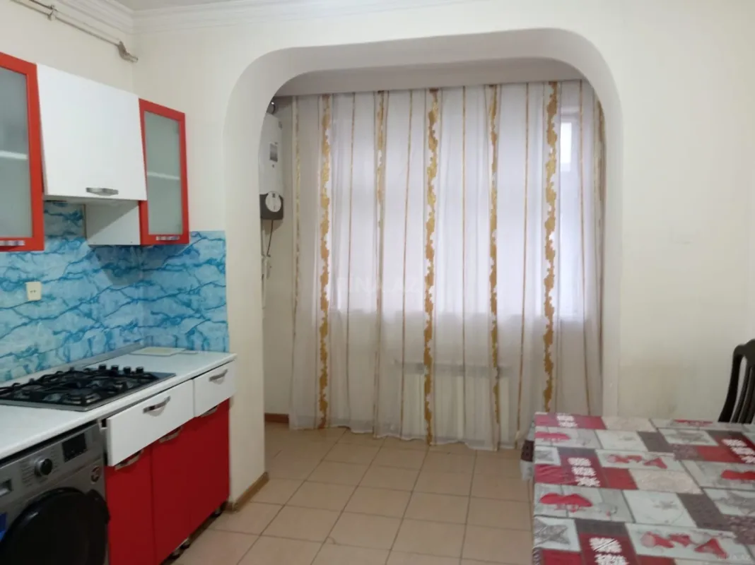 Kirayə verilir 2 otaqlı mənzil 70 m²