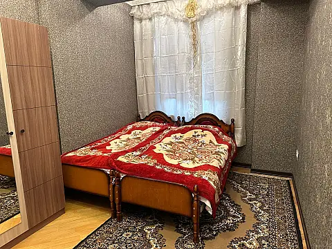 Kirayə verilir 2 otaqlı mənzil 72 m²