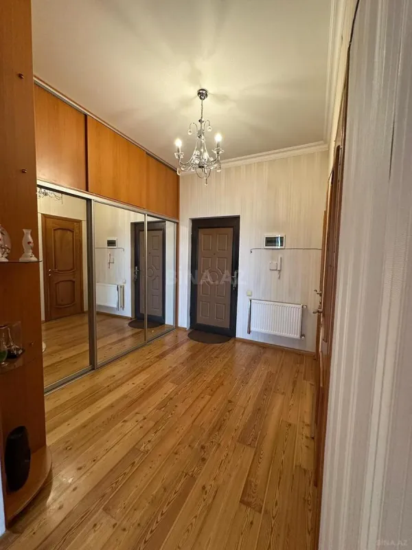 Kirayə verilir 2 otaqlı mənzil 100 m²