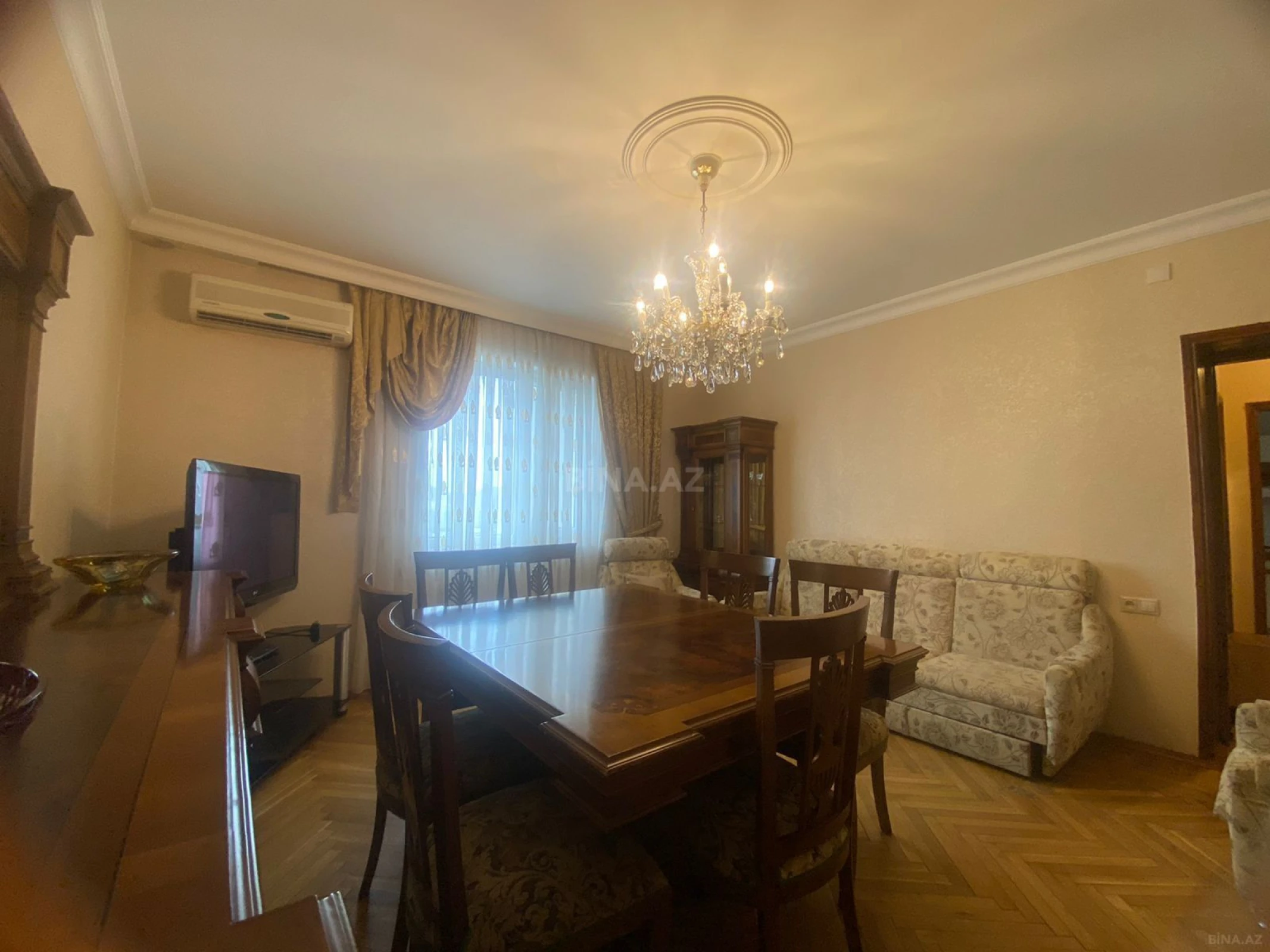 Satılır 4 otaqlı mənzil 105 m²