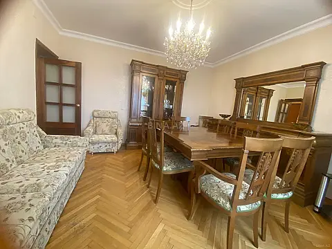Satılır 4 otaqlı mənzil 105 m²