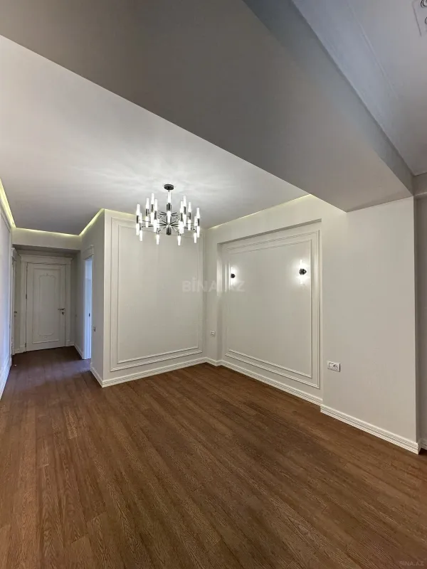 Satılır 4 otaqlı mənzil 179 m²
