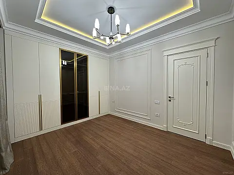 Satılır 4 otaqlı mənzil 179 m²