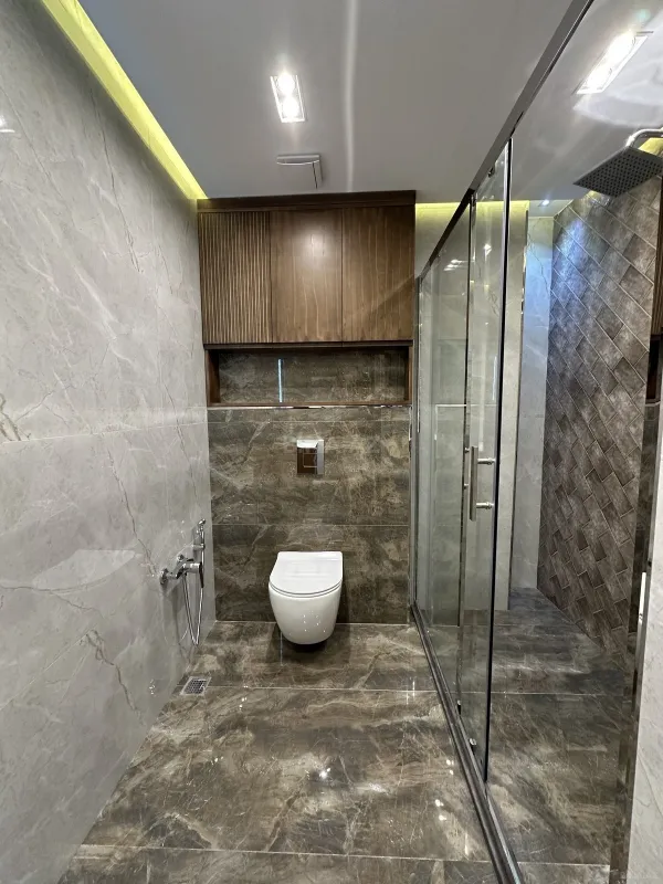 Satılır 4 otaqlı mənzil 179 m²