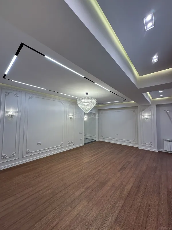 Satılır 4 otaqlı mənzil 179 m²