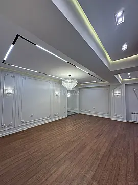 Satılır 4 otaqlı mənzil 179 m²