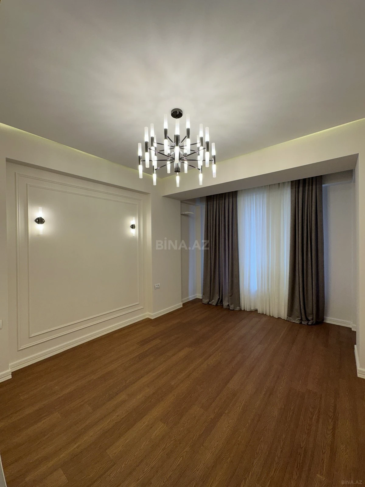 Satılır 4 otaqlı mənzil 179 m²