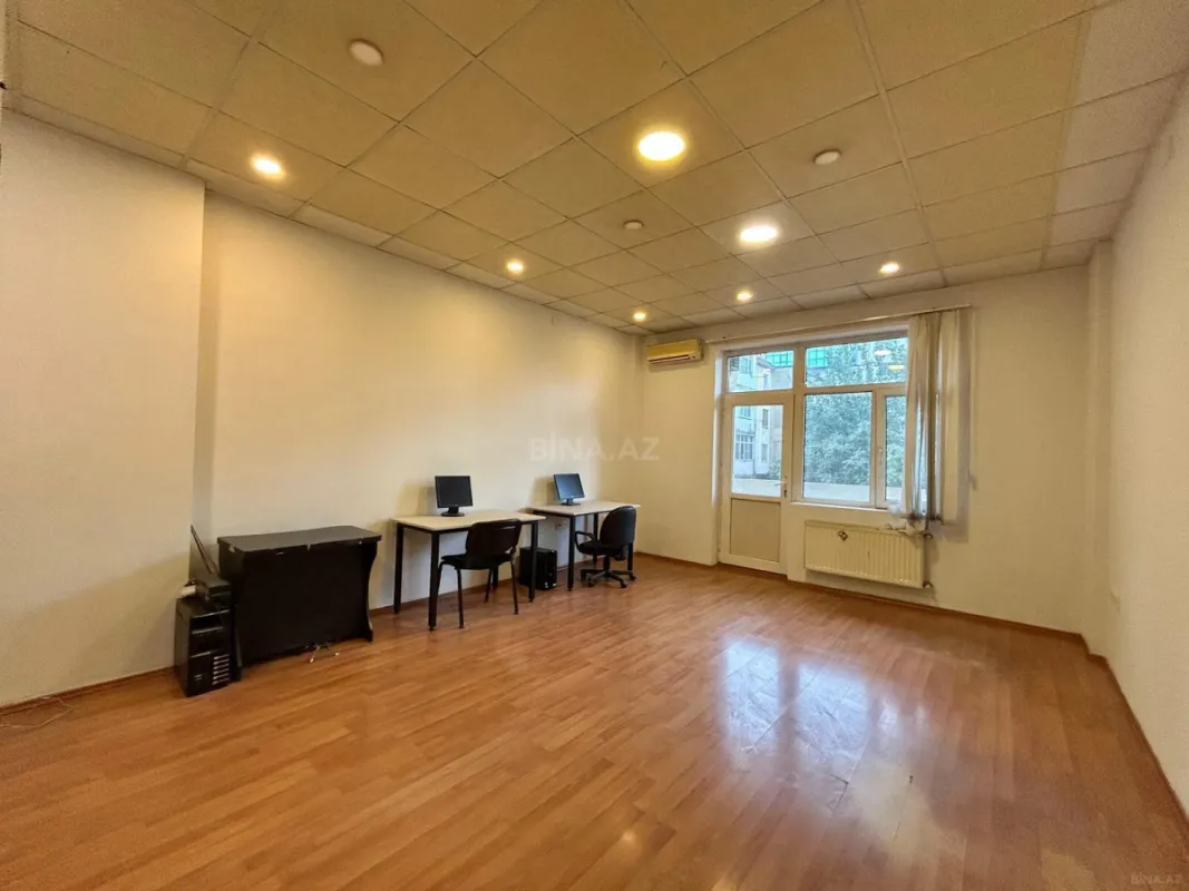 Kirayə verilir 4 otaqlı ofis 150 m²
