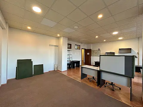 Kirayə verilir 4 otaqlı ofis 150 m²