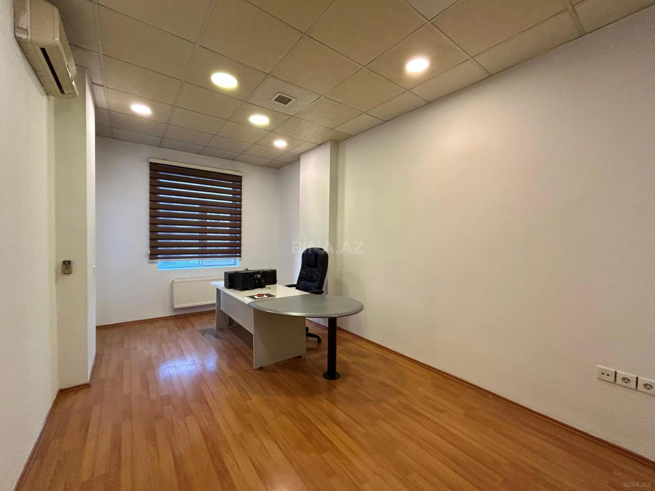 Kirayə verilir 4 otaqlı ofis 150 m²