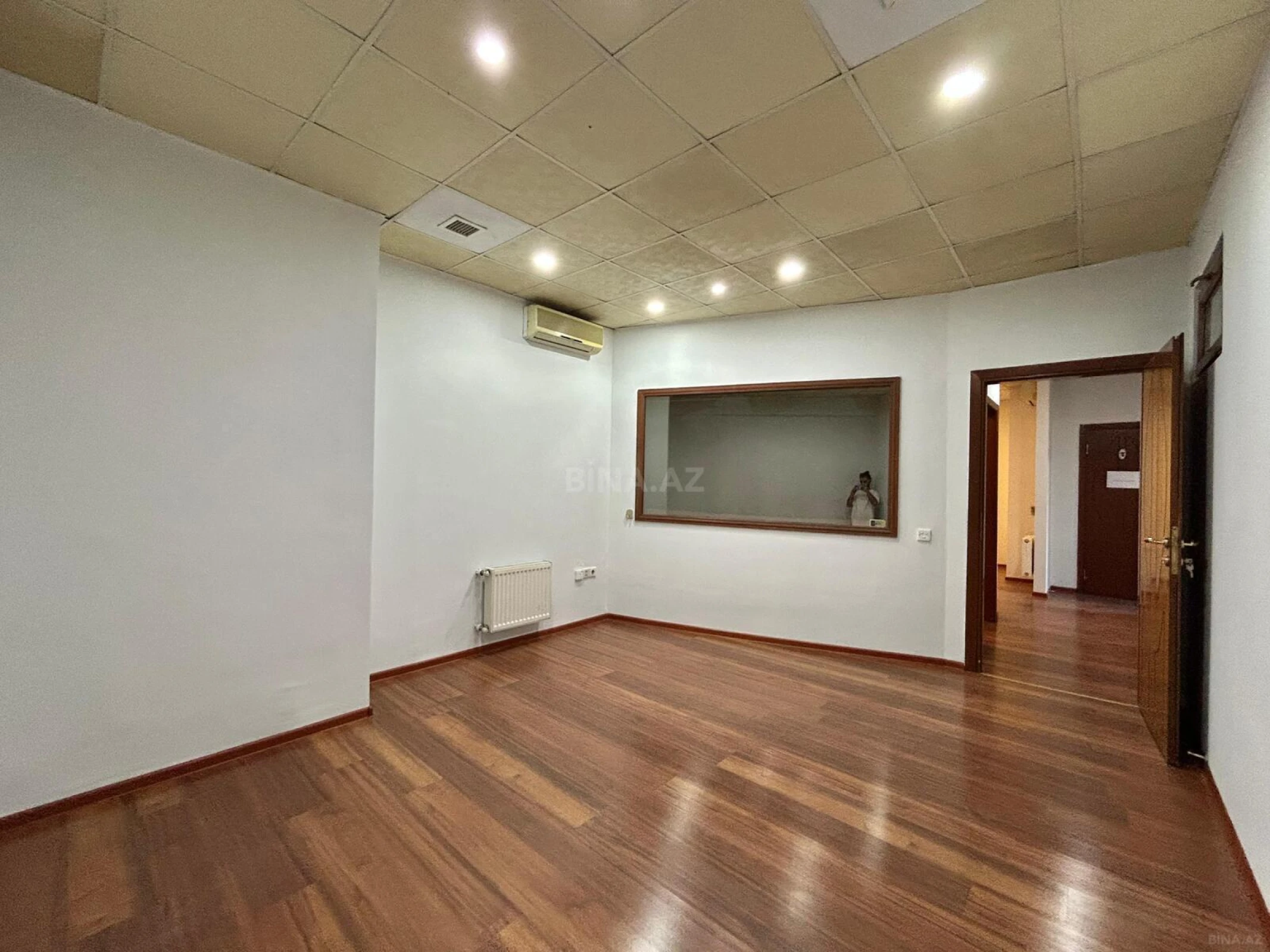 Kirayə verilir 4 otaqlı ofis 150 m²