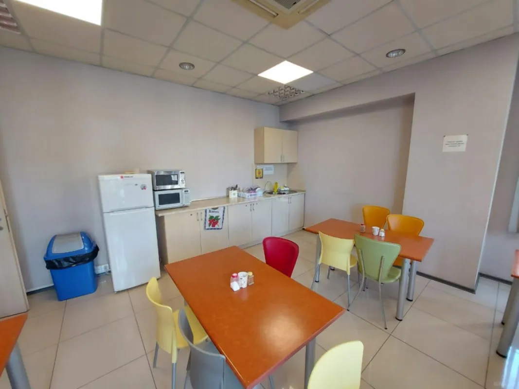 Satılır 20 otaqlı ofis 971 m²