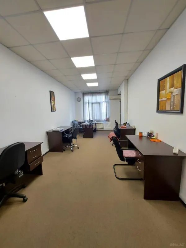 Satılır 20 otaqlı ofis 971 m²