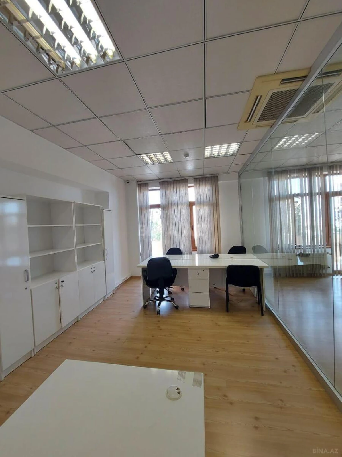 Satılır 20 otaqlı ofis 971 m²