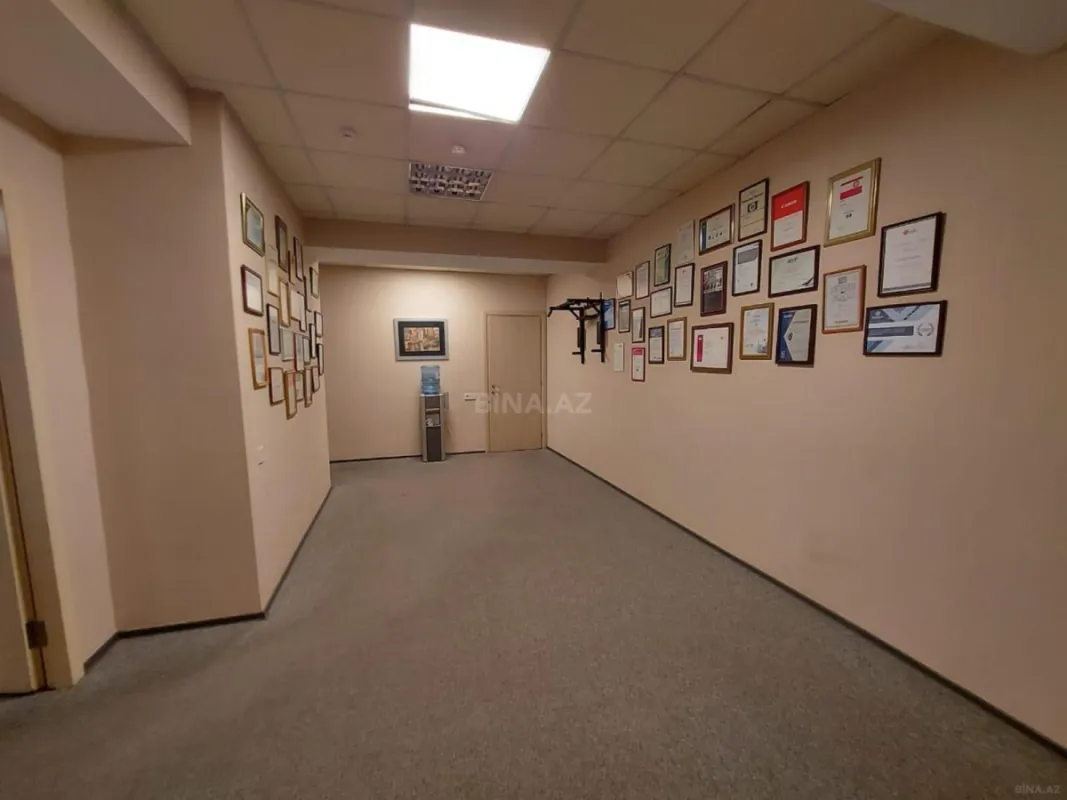 Satılır 20 otaqlı ofis 971 m²