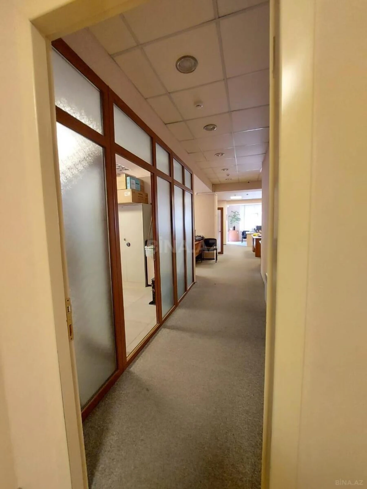 Satılır 20 otaqlı ofis 971 m²