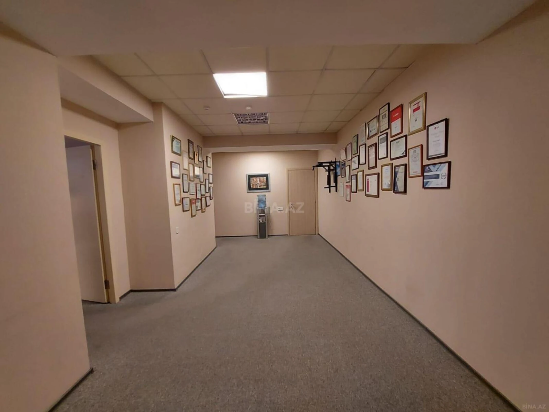 Satılır 20 otaqlı ofis 971 m²