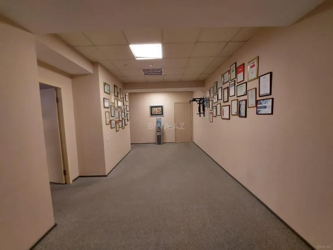 Satılır 20 otaqlı ofis 971 m²