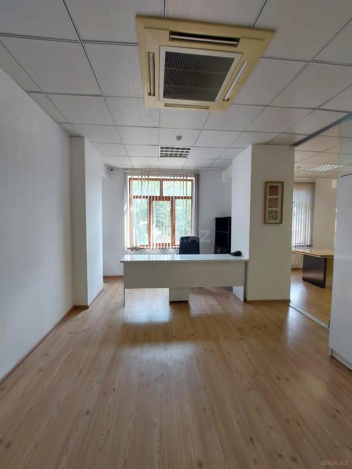 Satılır 20 otaqlı ofis 971 m²