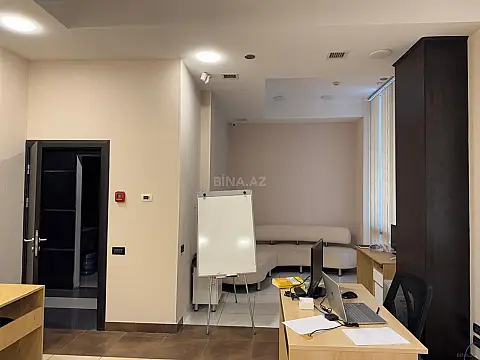 Satılır 20 otaqlı ofis 971 m²