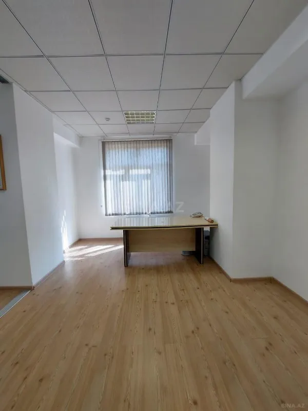 Satılır 20 otaqlı ofis 971 m²