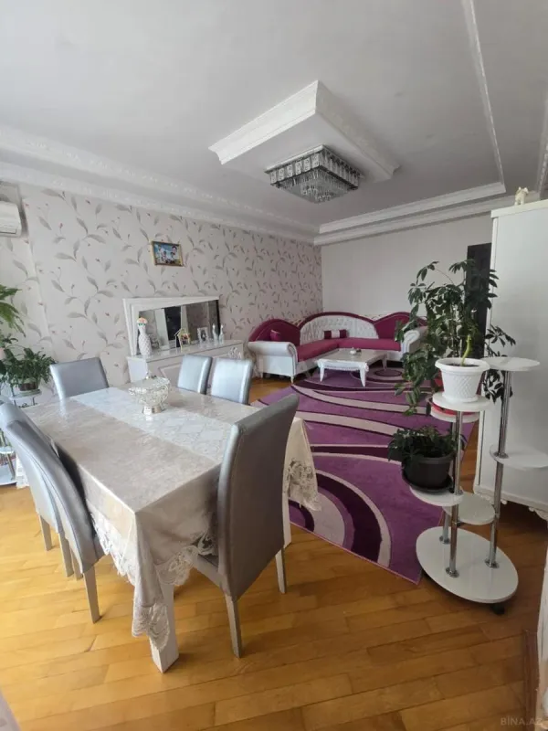 Satılır 3 otaqlı mənzil 130 m²