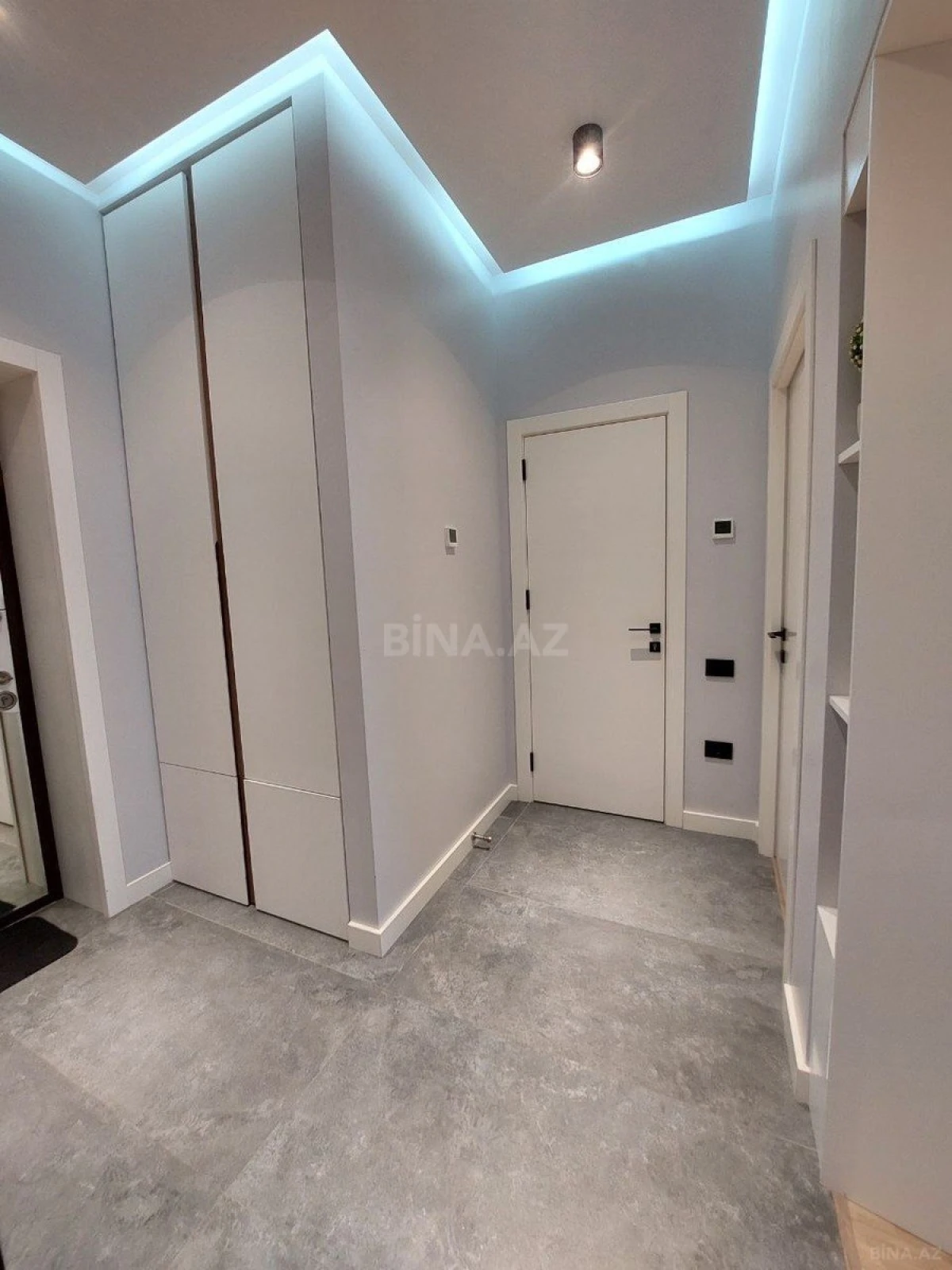 Kirayə verilir 2 otaqlı mənzil 70 m²